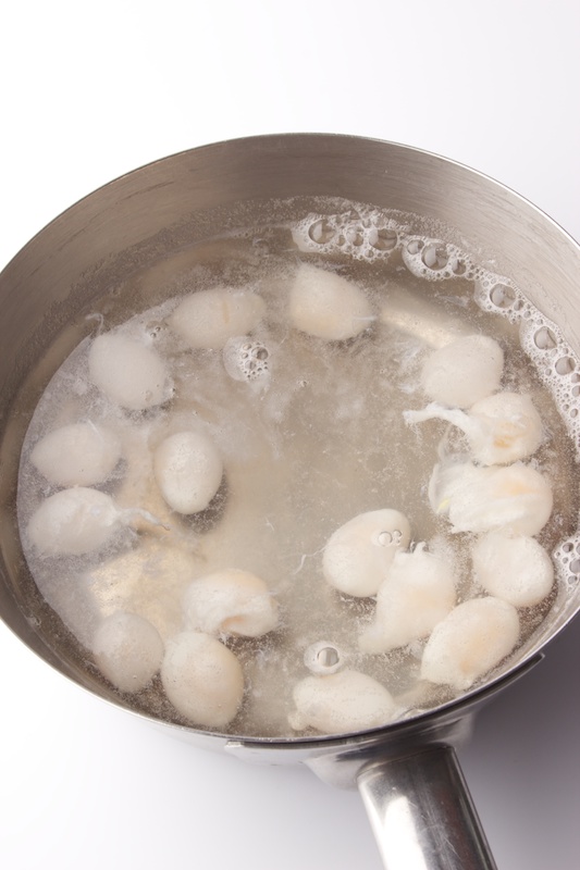 Poaching Quail Eggs The Easy Way Gastronomixs