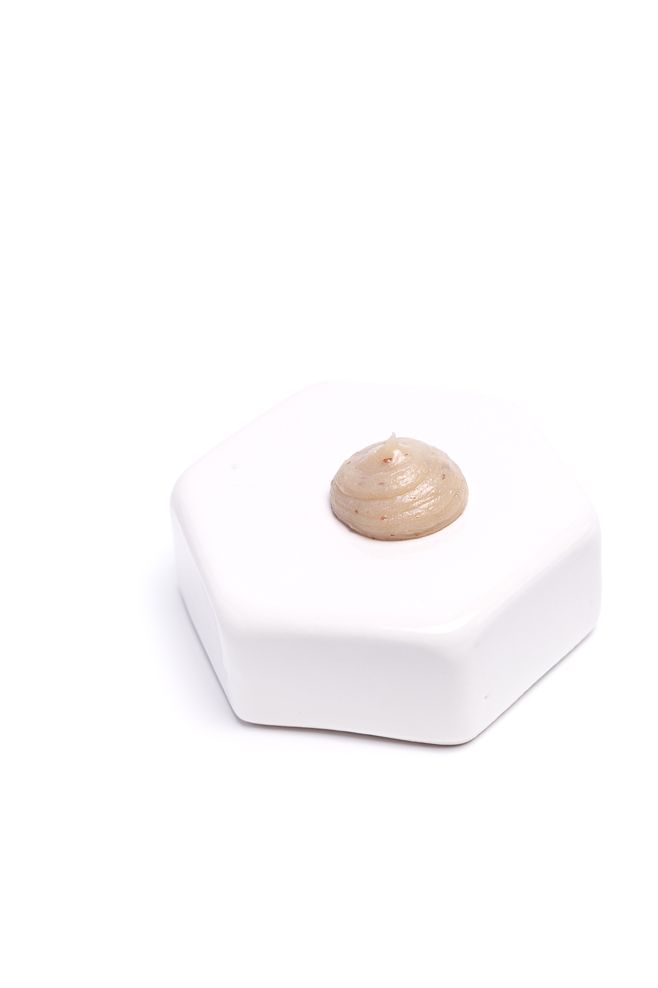 White chocolate ganache with honey and flowers | Gastronomixs