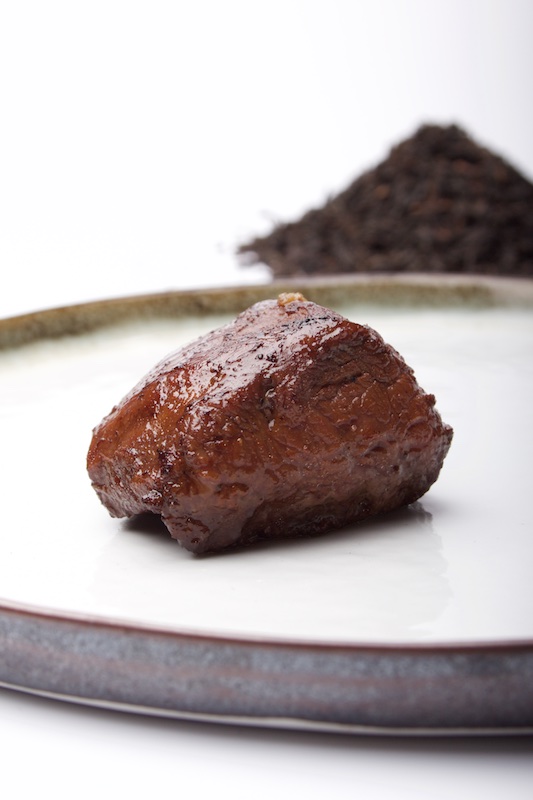 Leg Of Lamb Cooked In Tea | Gastronomixs
