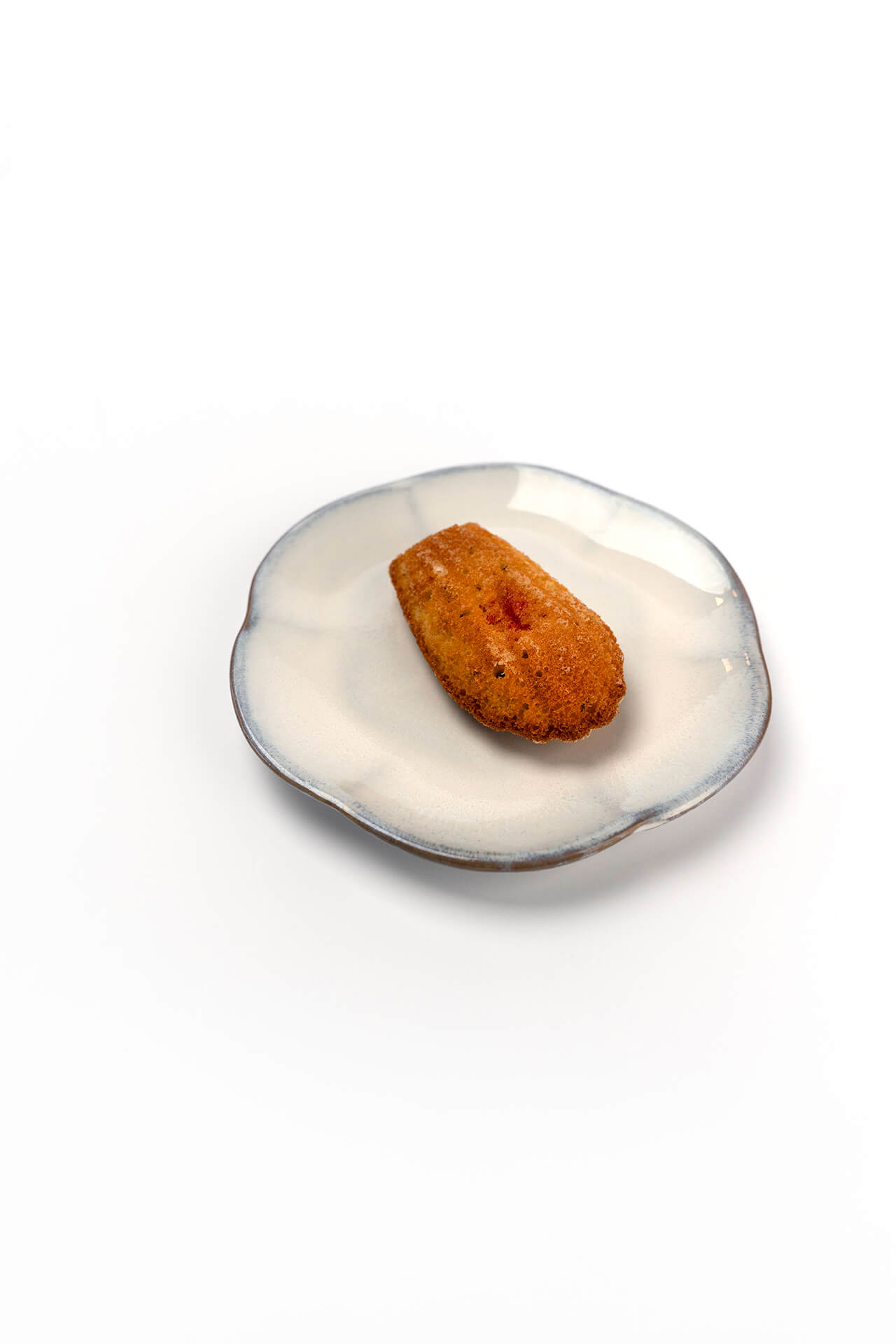 Olijfolie madeleine met framboos en citroentijm | Gastronomixs