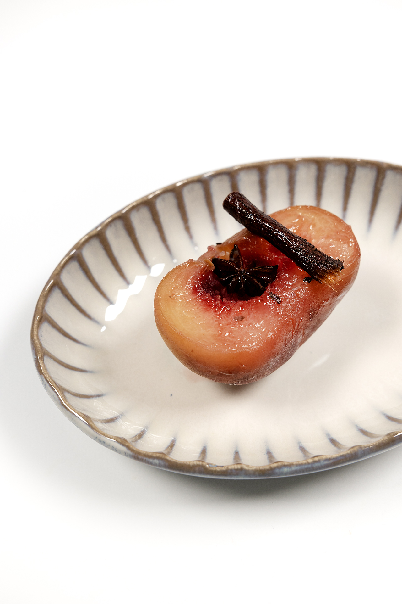 Perzik met lapsang thee, steranijs en zoethout | Gastronomixs