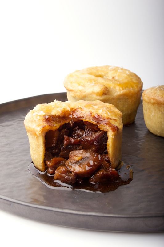 https://gastronomixsprod.blob.core.windows.net/production/Componenten/Sukade/Steak_and_Guinness_pie